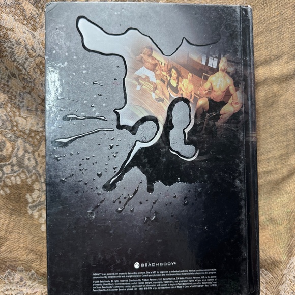 2009 Shaun T Insanity Workout Eight Disc Collection - Picture 2 of 4